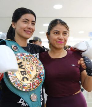 Gaby “La Bonita” Sánchez imparte clase de box a las juventudes
