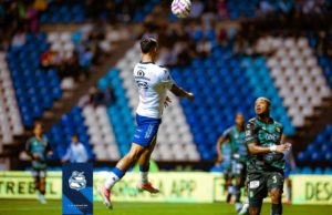 El Club Puebla rescata un empate de última hora ante el León en el Cuauhtémoc