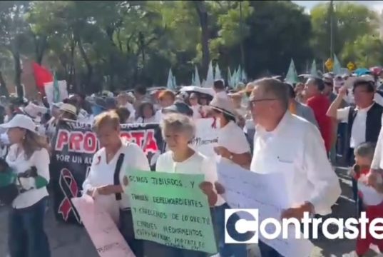 Trabajadores del IMSS en Puebla exigen aumento salarial del 10% y destitución de líderes sindicales